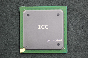 アイキューブド研究所が開発した、「光クリエーション技術」と呼ばれるICCのチップ