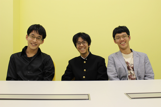 （写真左から）2015年の3月のFRCに挑む『Tokyo Technical Samurai』の笠井信宏くん、大塚耀くん、川端唯人くん