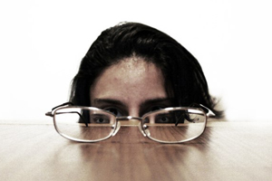 From Caitlin Regan 近年は『JINS PC』のようにアイケア用のメガネも普及しているが、メガネ選びには他のポイントも