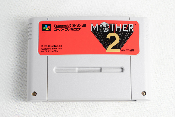 「MOTHER 2」ファミコン　カセット　撮影／からあげ