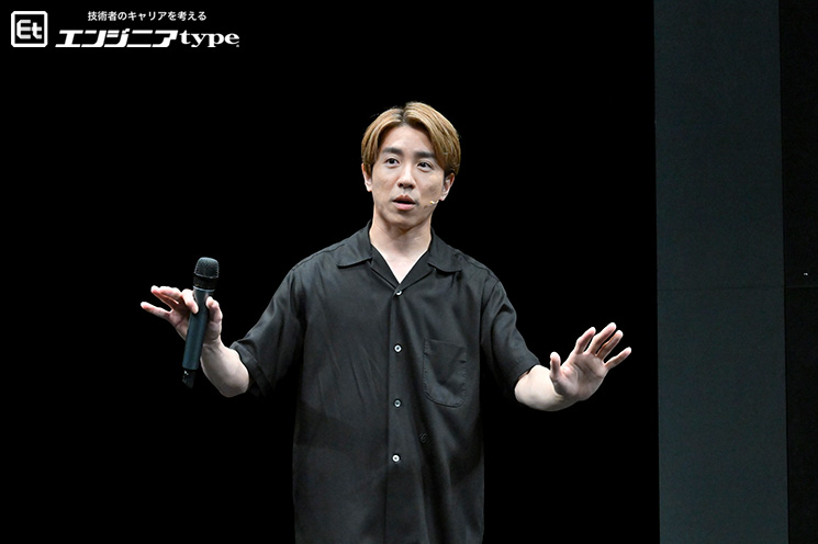 舞台『笑う門にはデジ来タル〜SHIN - GO！〜』の公開ゲネプロ後のトークセッションで語る村上信五さん