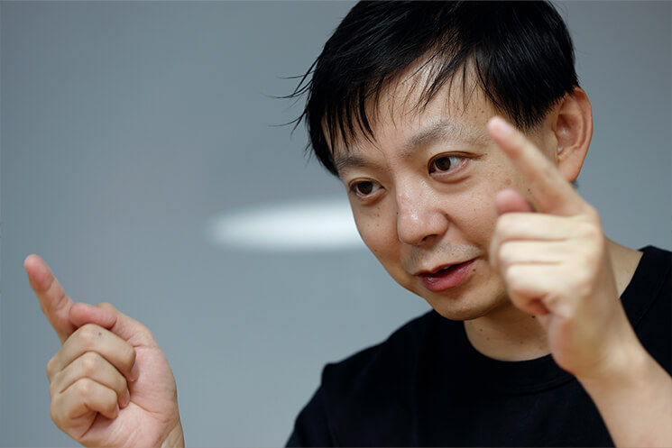 取材に応えるコインチェックCTO・松岡剛志さん