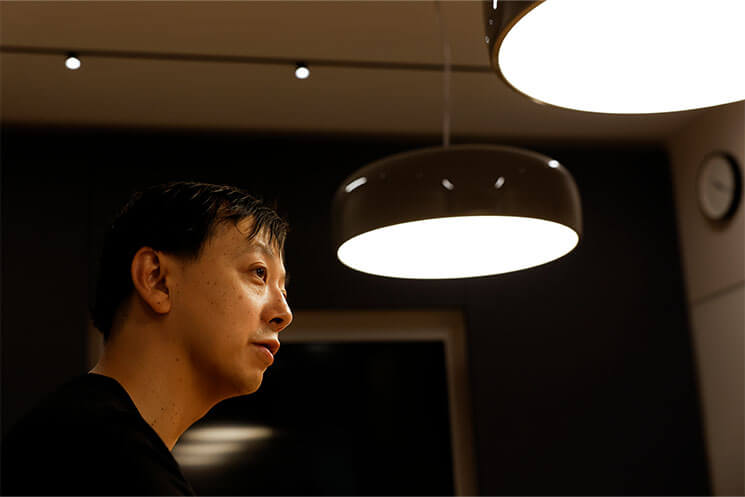 取材に応えるコインチェックCTO・松岡剛志さん