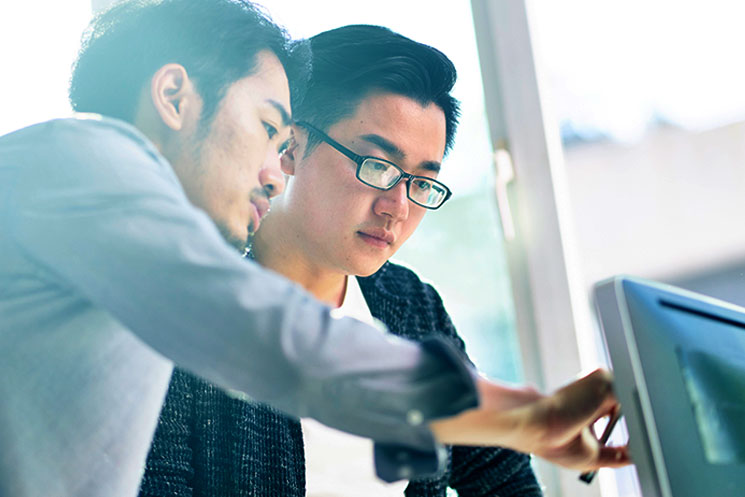 議論している様子