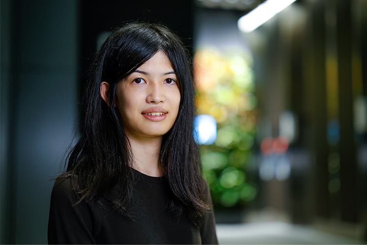 大塚あみ　インタビュー後の撮影様子