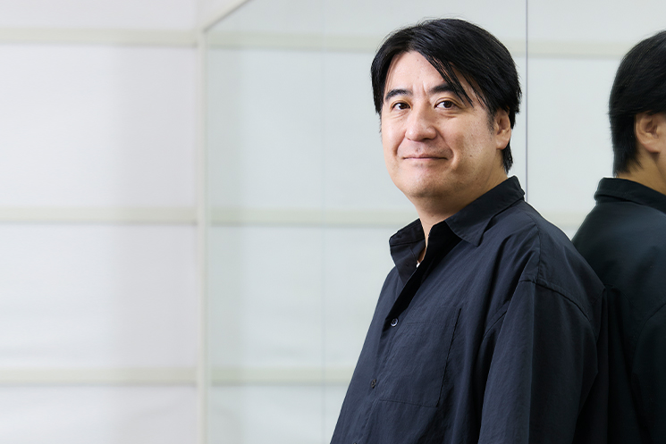 佐久間 宣行さん　ポーズカット