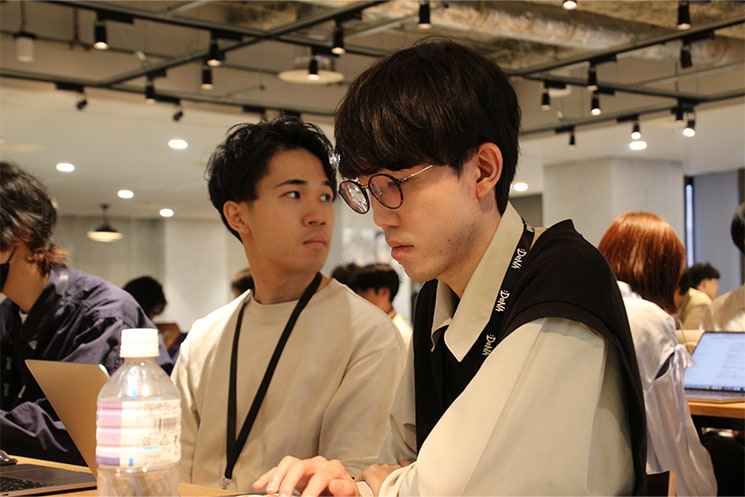 食事ログ自動化サービスをつくっている内定者Bさん