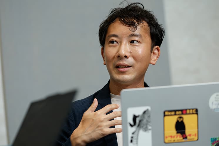 Romiのキャラクター性を語る信田春満さん