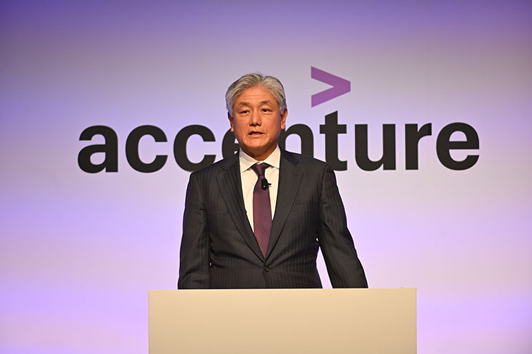 代表取締役会長に就任する江川昌史氏