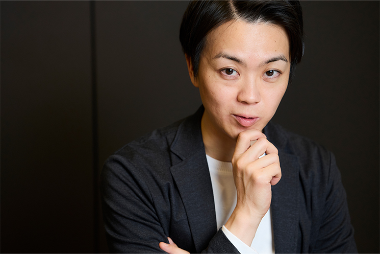 Branding Engineer　伊藤さん　インタビューに答える様子