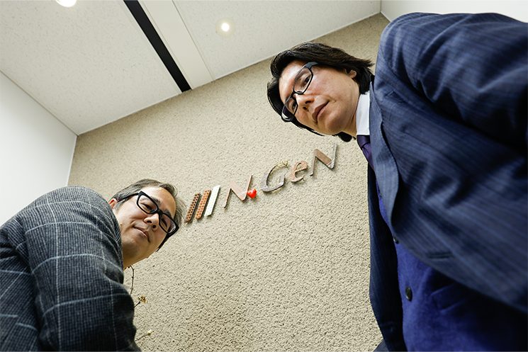 株式会社N.ジェン  篠田裕介さんと池田直也さんがインタビューに答える様子