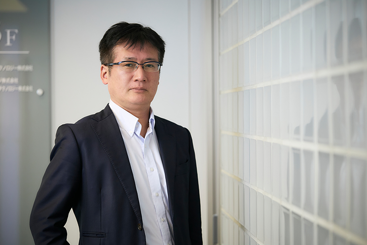 セキュアエッジ株式会社代表取締役、西島正憲氏のプロフィール。シマンテックで11年間勤務しアジア太平洋地域の製品責任者を務めた経歴や、Palo Alto Networks、CrowdStrike、CyberArk等の世界的ベンダーとのパートナーシップを通じた技術支援実績を持つ、サイバーセキュリティの第一人者としての背景を示している