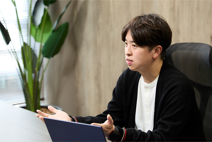 リファラル採用の詳細について語る、株式会社ルトラ 取締役 萩谷健太さん。