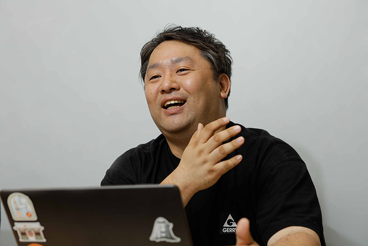 Dress Codeでの開発の楽しさとやりがいを語る山口祐司氏。フロントエンド、バックエンド、インフラ、マネジメントと、自身の経験を総動員して「二周目人材」としてプロダクトのゼロイチに挑戦する姿勢