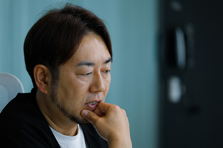 コンテンツ飽和時代の課題を語る竹野太一さん。SNSによるヒットの短命化や、従来の「ヒットの方程式」が通用しなくなっている現状について分析した