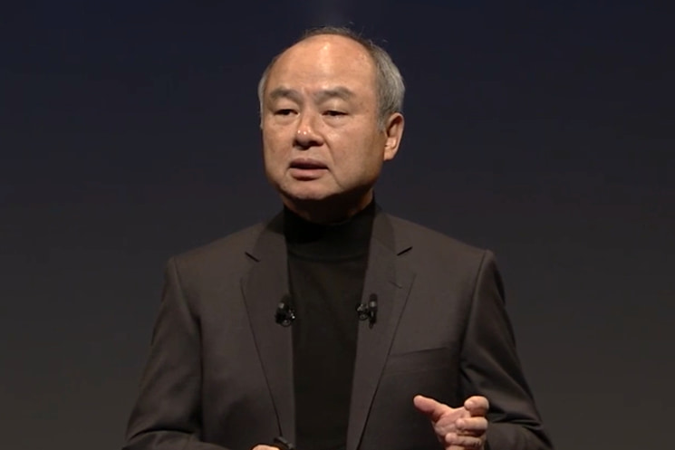 2026年6月24日開催の第46回ソフトバンクグループ定時株主総会にて、事業戦略のプレゼンテーションを行う孫正義氏。自ら自律的に考えて行動する「エージェンティックAI（Agentic AI）」の到来や、自身が毎日10回から20回以上ChatGPTを活用して対話している近況を語る登壇時の姿