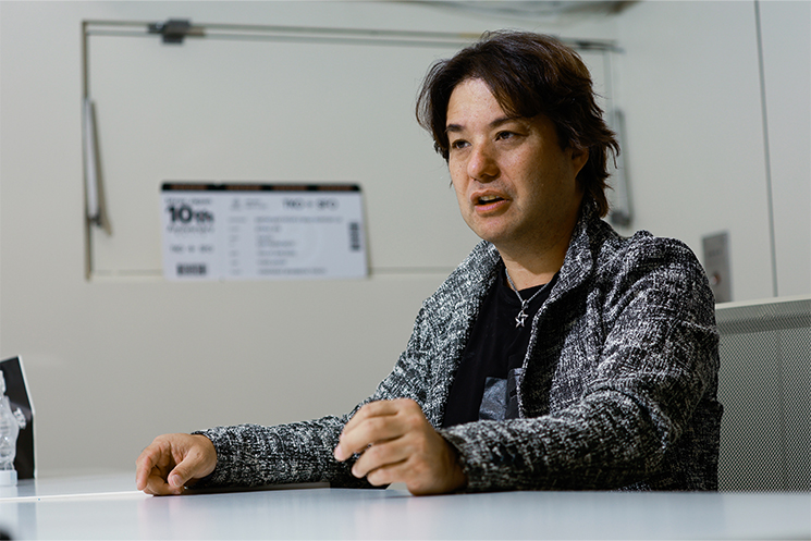 アメリカと日本における、テックイベントの食事に対する価値観の違いについて、ブランドンさんは「そもそも規模も予算も違う」と語る