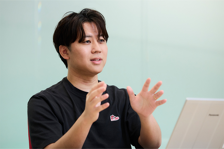 クラウド側へのリストア処理の重要性について説明するYIさん