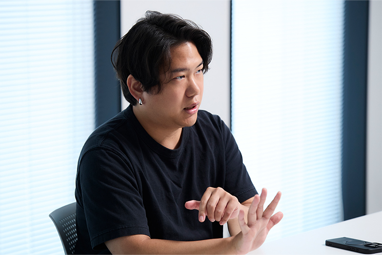 リモートワークにおいて進捗管理と成果の見える化がいかに重要かを解説する後藤さん