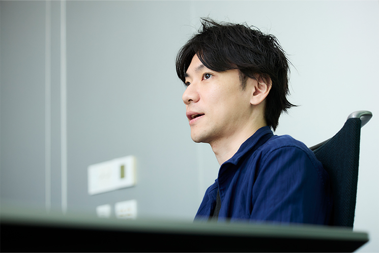 小さいプロジェクトを複数経験したことで、ゲーム開発に関する一連工程を学び、プログラマーとして成長できたことを語っている様子