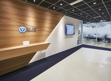 Webアプリケーションプログラマー/東証プライム/自社サービス