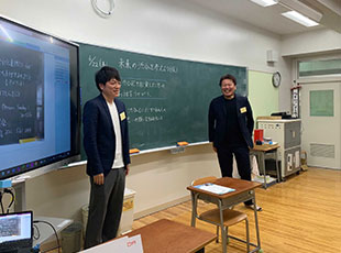 小学校で講演を行いました！（代表・新屋、取締役・重留）